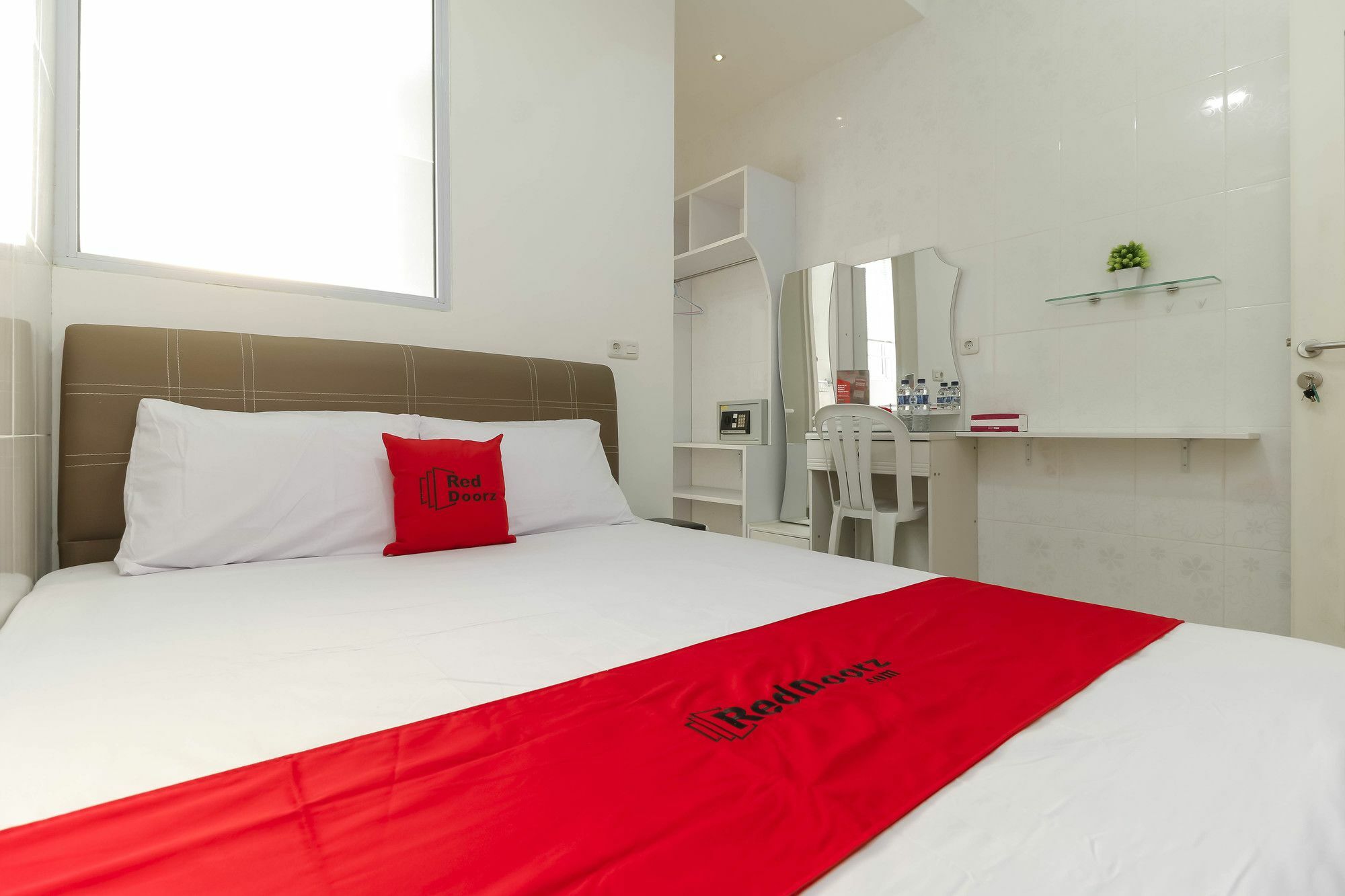 Hotel Reddoorz Near Nagoya Hill à Batam Extérieur photo