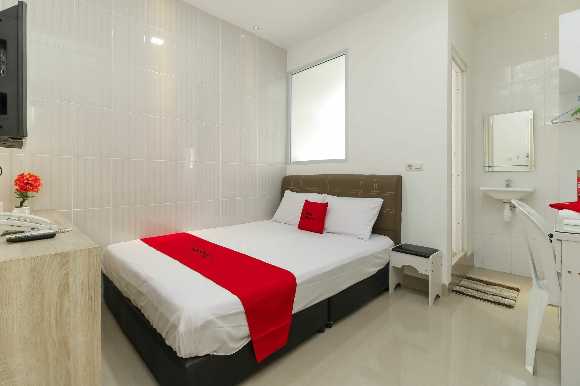 Hotel Reddoorz Near Nagoya Hill à Batam Extérieur photo