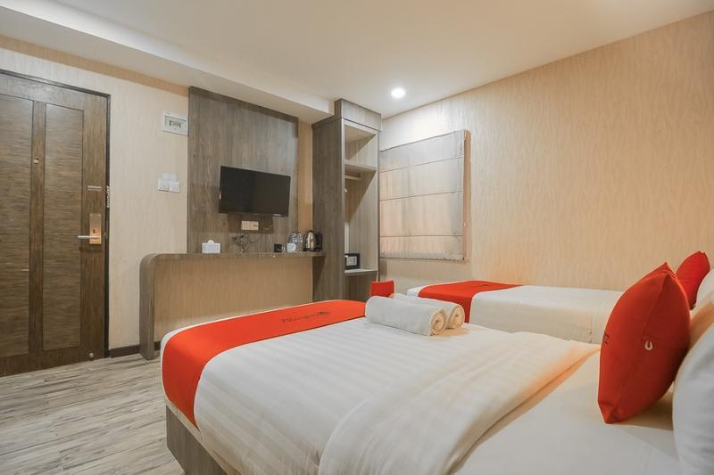 Hotel Reddoorz Near Nagoya Hill à Batam Extérieur photo