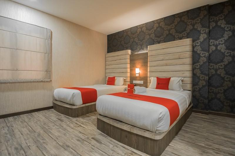 Hotel Reddoorz Near Nagoya Hill à Batam Extérieur photo
